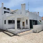 View Vela House بيت للعطل